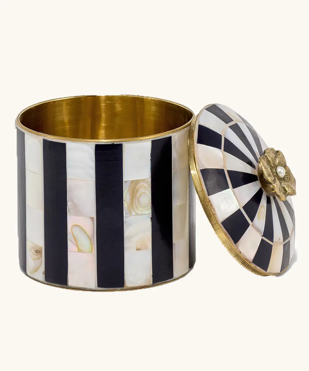 Boite Nacre & Noir , Fleur