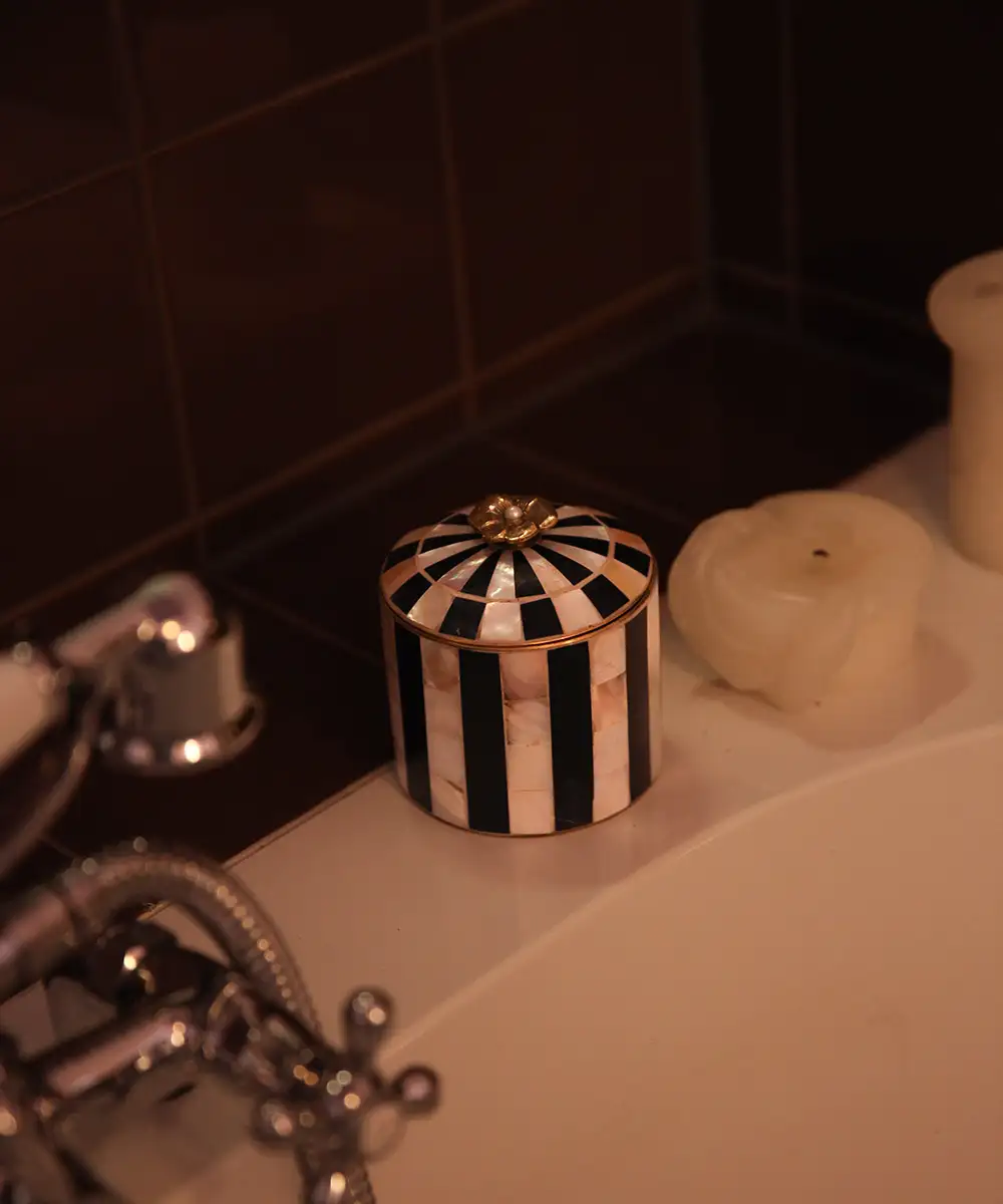 Boite Nacre & Noir , Fleur